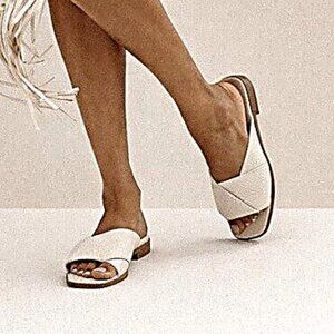 VIONIC Miramar Slide Sandals